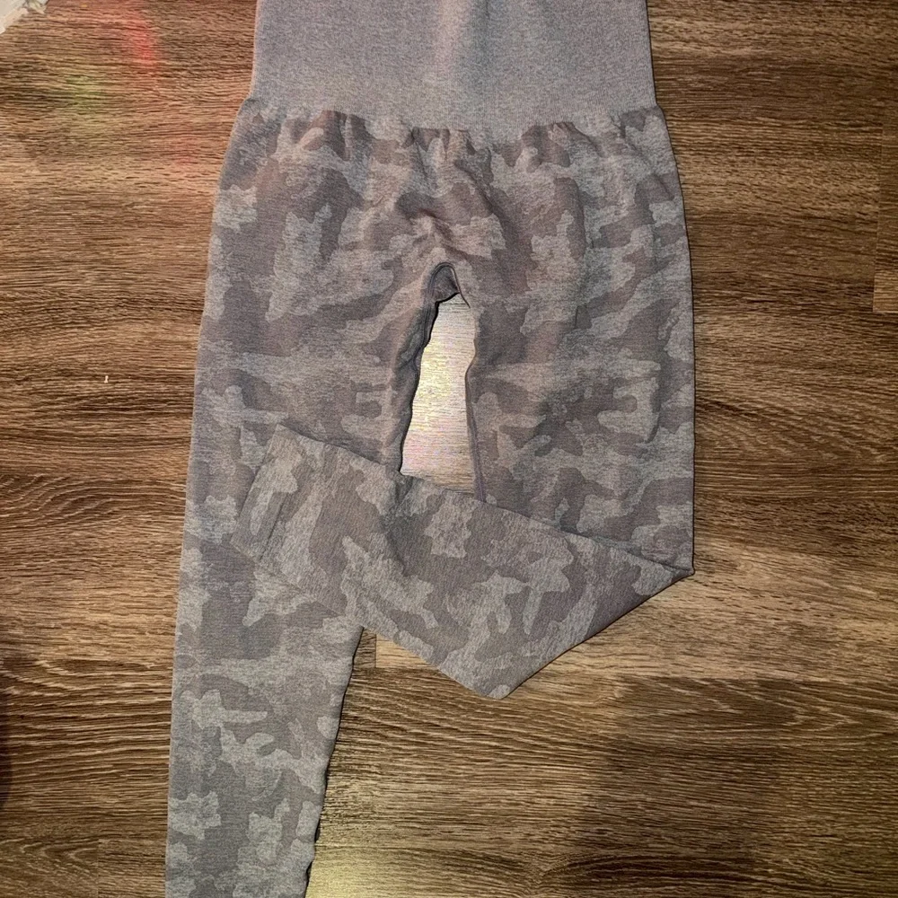 NVGTN Gray Camo High-Waist Leggings - Picture 2 of 3